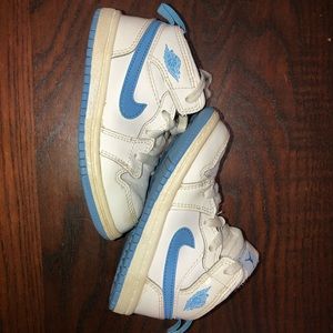 Air Jordan Retro 1 “UNC”